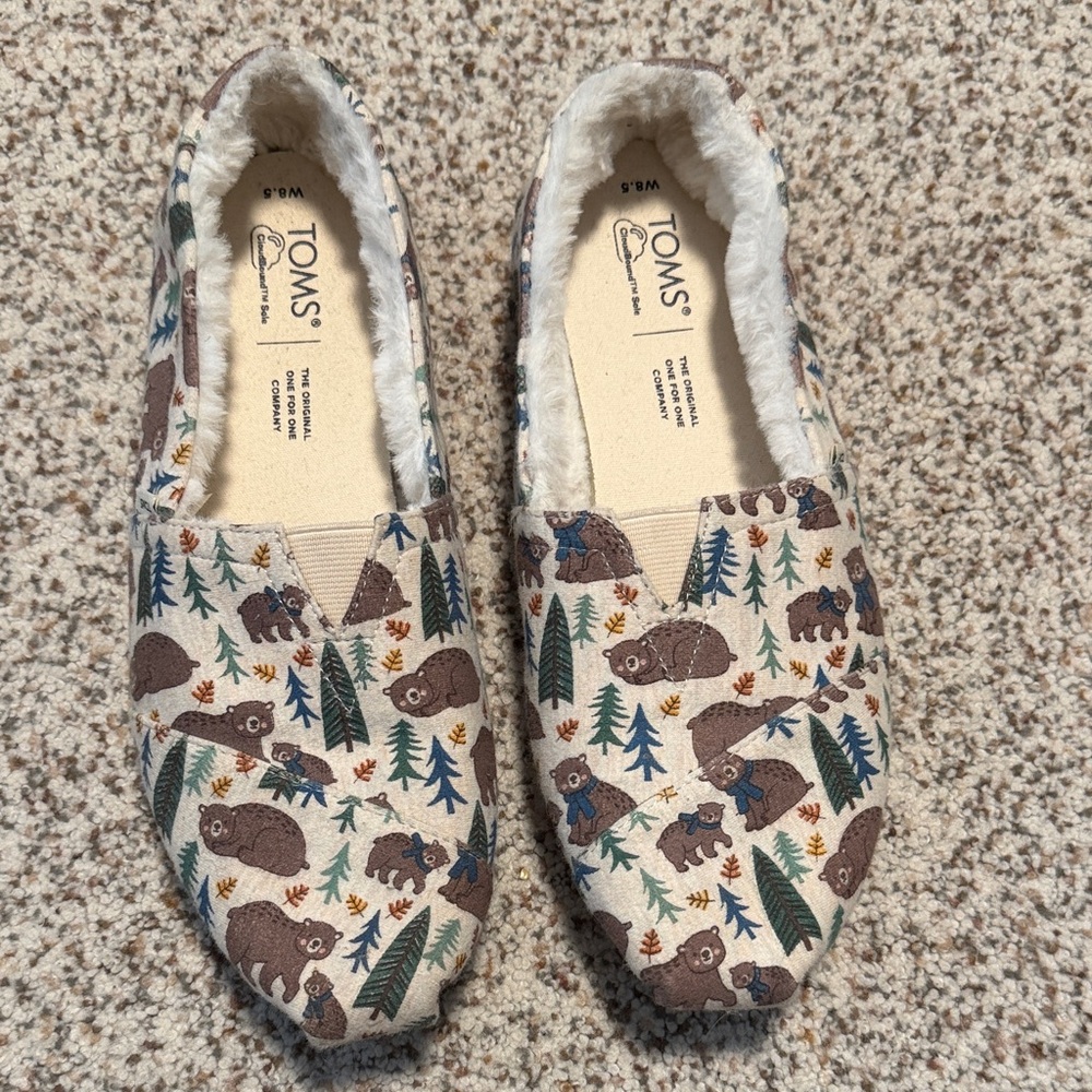 TOMS Woodland Bear Print Slip-Ons